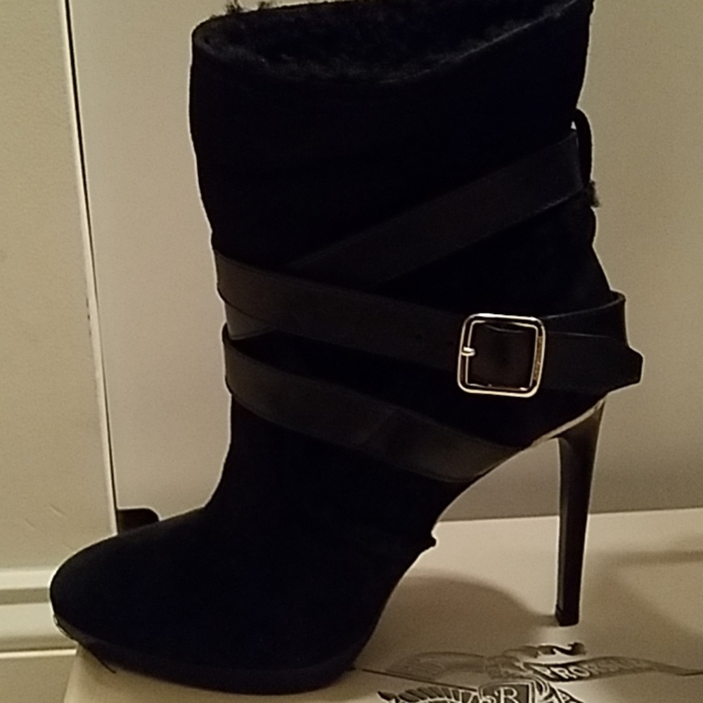 Authentic Burberry booties - Picture 2 of 4